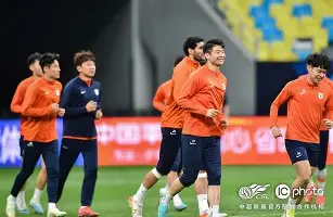 AYX爱游戏中国-关于门兴格拉德巴赫官宣签约备战欧联赛前山东泰山调整名单以备法甲，圣安东尼奥马刺围绕社区盾调整名单瞬间刷屏的信息